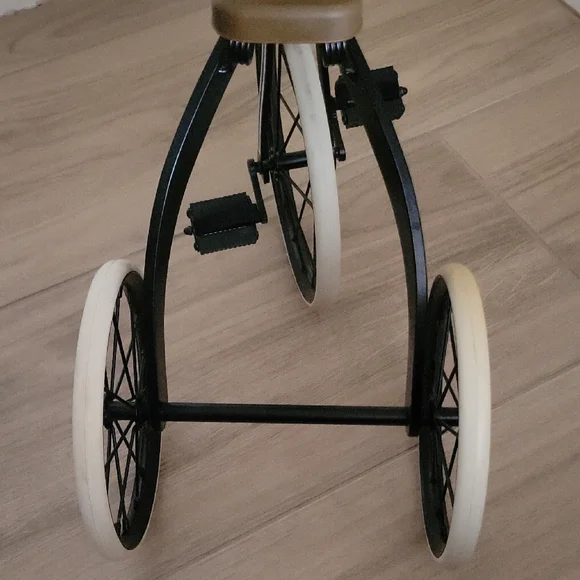 American Girl Samantha's Three Wheeled Bicycle with Basket